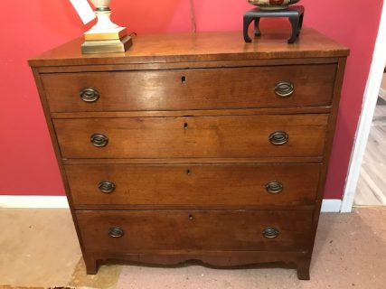 18th c American Walnut Chest of Drawers     SOLD